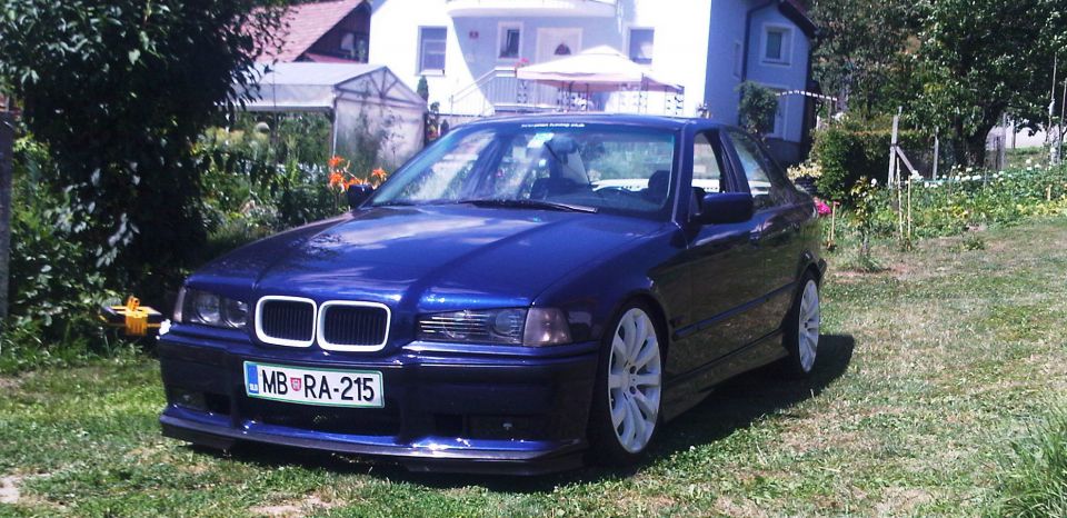 BMW e36 m-optik  ( M43B18 ) montreal blue  - foto povečava