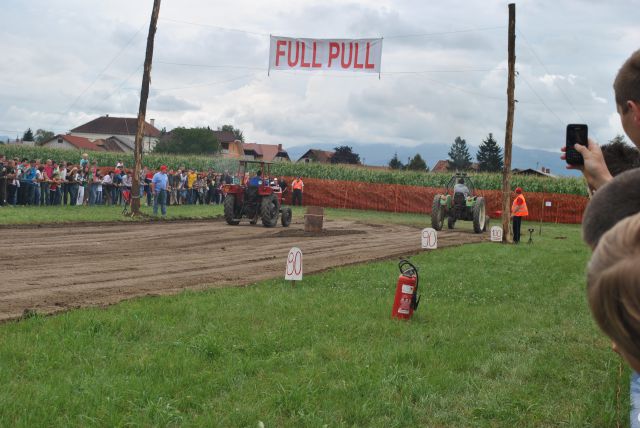Tractor pulling 2011 - foto
