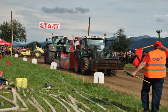 Tractor pulling 2011 - foto