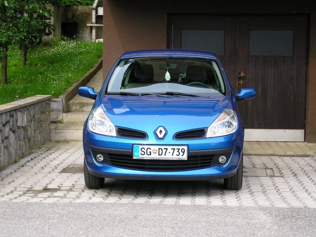 Clio III - foto povečava