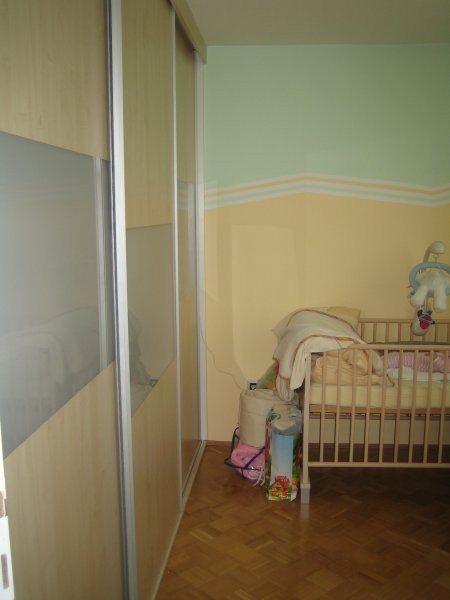 otroška soba - velika vgradna omara