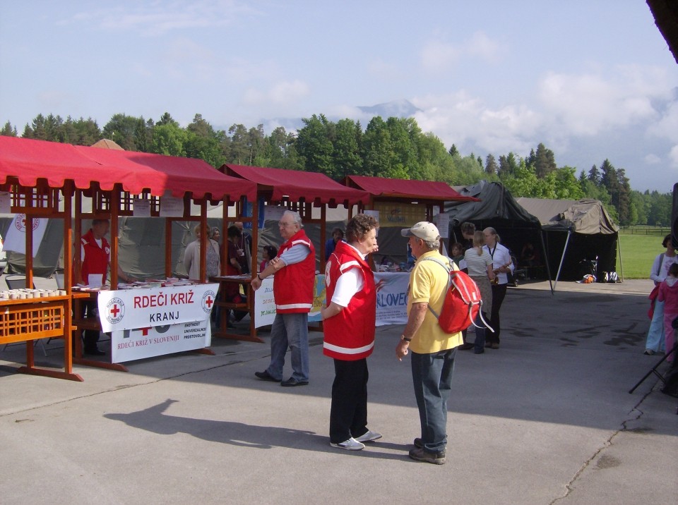 TRCANJE OKO TITINOG BRDA PRI KRANJU 16.05.200 - foto povečava