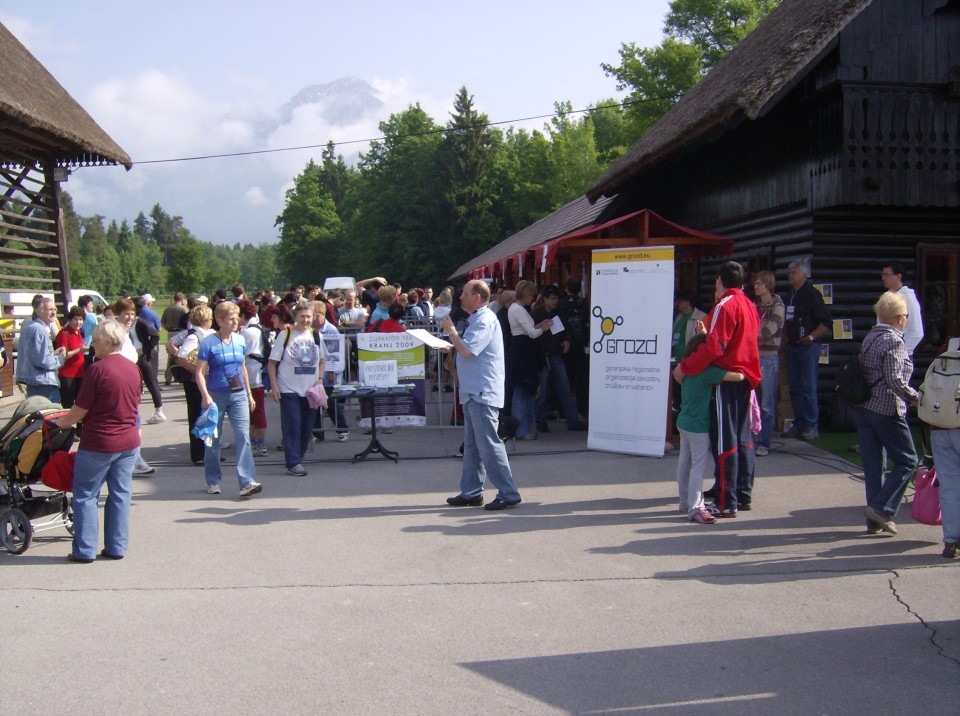 TRCANJE OKO TITINOG BRDA PRI KRANJU 16.05.200 - foto povečava