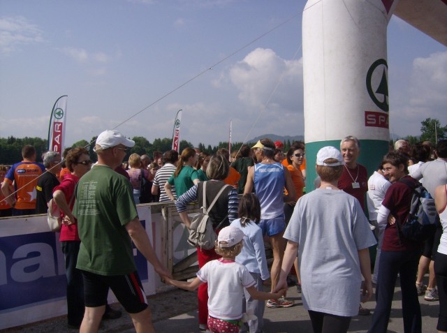 TRCANJE OKO TITINOG BRDA PRI KRANJU 16.05.200 - foto