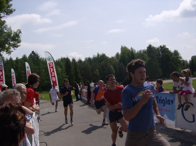 TRCANJE OKO TITINOG BRDA PRI KRANJU 16.05.200 - foto