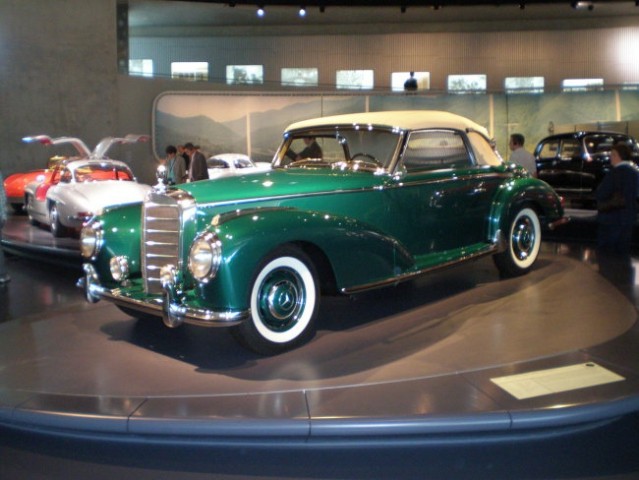 Mercedes Benz muzej in tovarna.. - foto