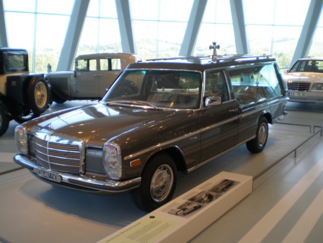 Mercedes Benz muzej in tovarna.. - foto