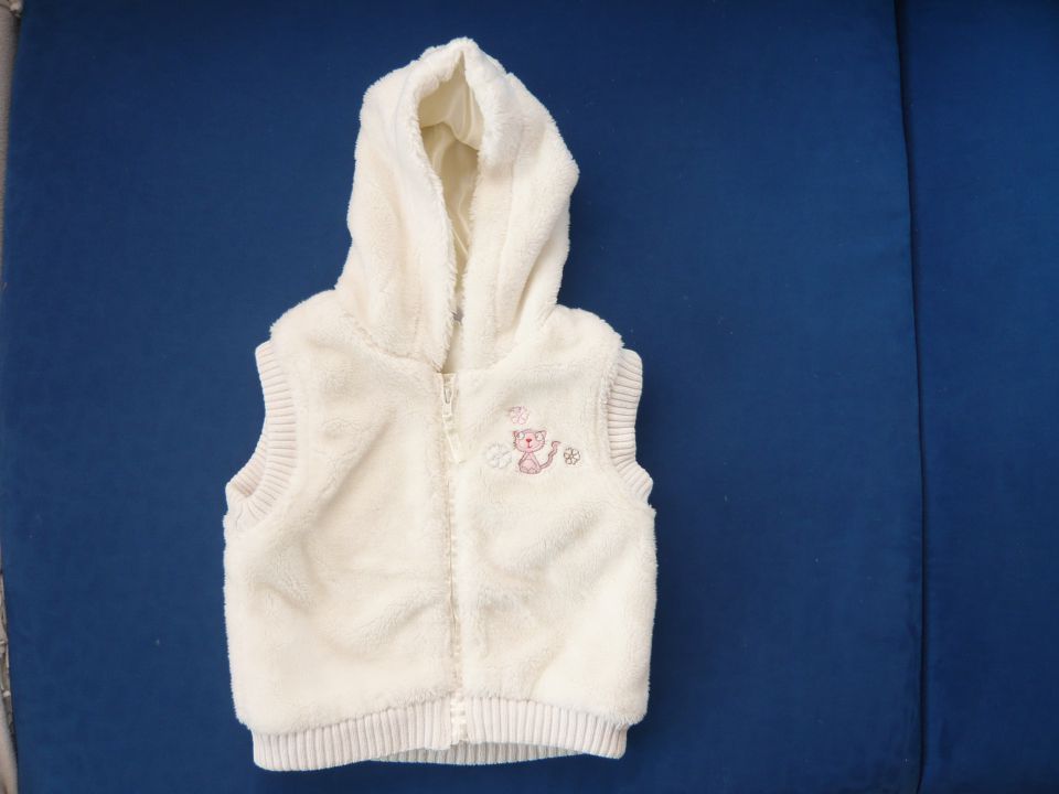 Cherokee jesensko-zimski brezrokavnik, 86, (7 eur)