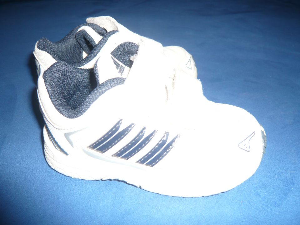 ADIDAS originalne superge, št.21, odlično ohranjene, 7 eur