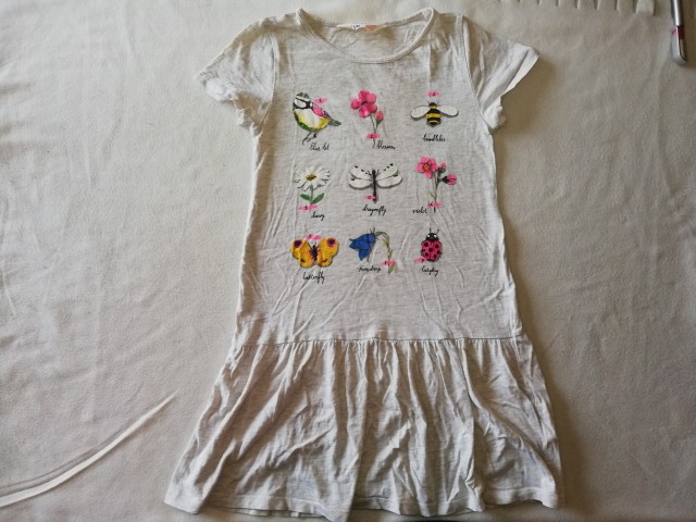 HM oblekica 122-128 cm, 4 eur