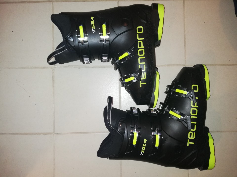 Technopro otroški smučarski čevlji 24,0-24,5, 37 št., 35 eur