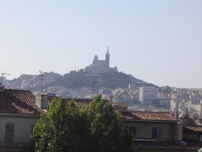 ...znamenita Notre Dame de la Garde..