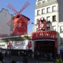 ...znameniti Moulin Rouge...