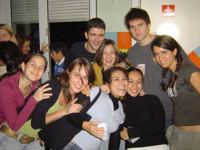 Punce iz leve proti desni: Paola, Ana, spodaj Ana Kristel, zgoraj Monica, Margarita Najeli
