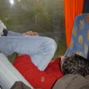...na koncu pa nas je vecina nekako takole zaspala na avtobusu...