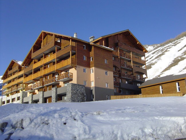 ...apartmajska hisa od spodaj....