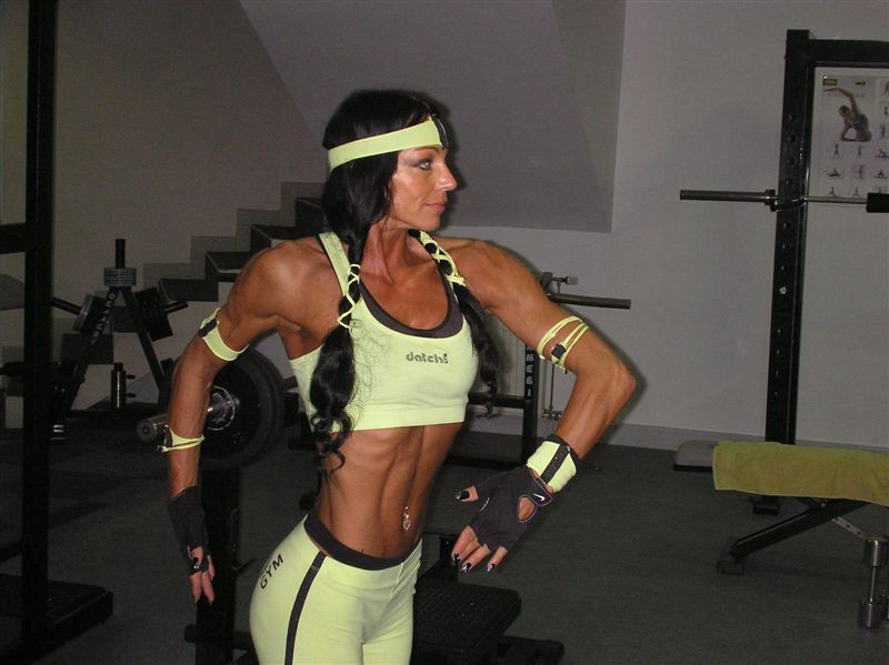 TRENING miss fitnes  NENA - foto povečava