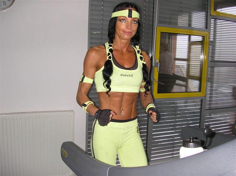 TRENING miss fitnes  NENA - foto povečava