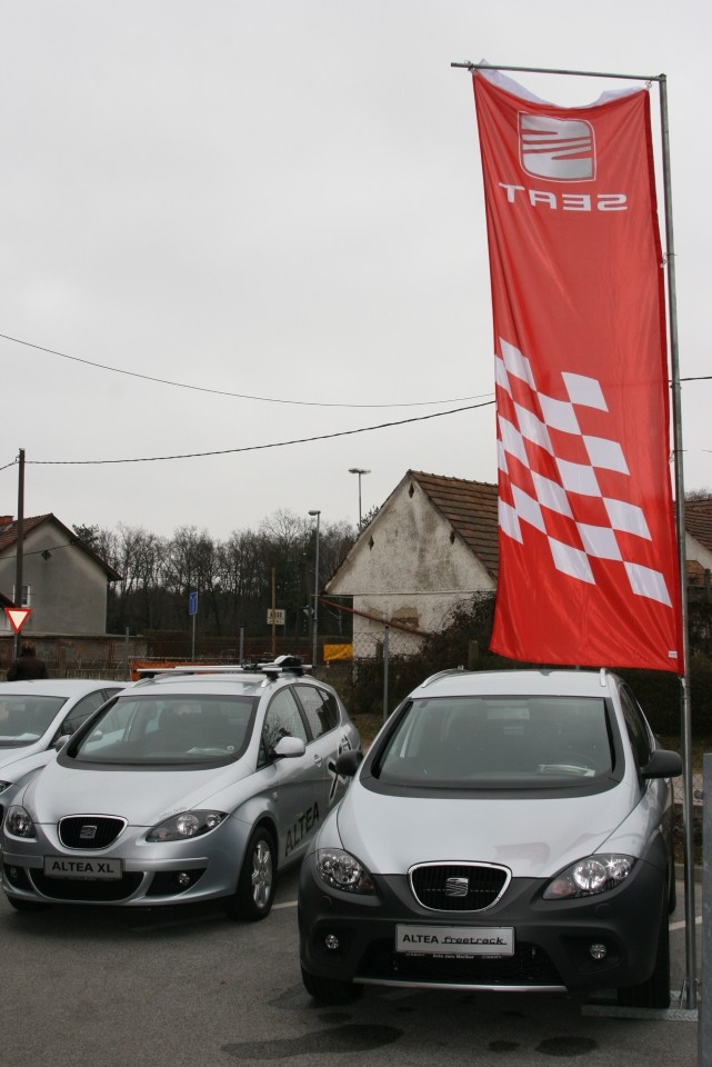 Tiskovna konferenca Tine Maze - foto povečava