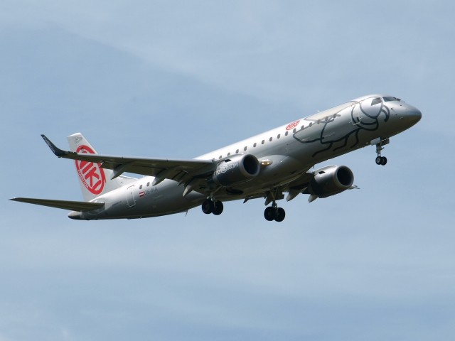 Embraer ERJ-190LR - foto