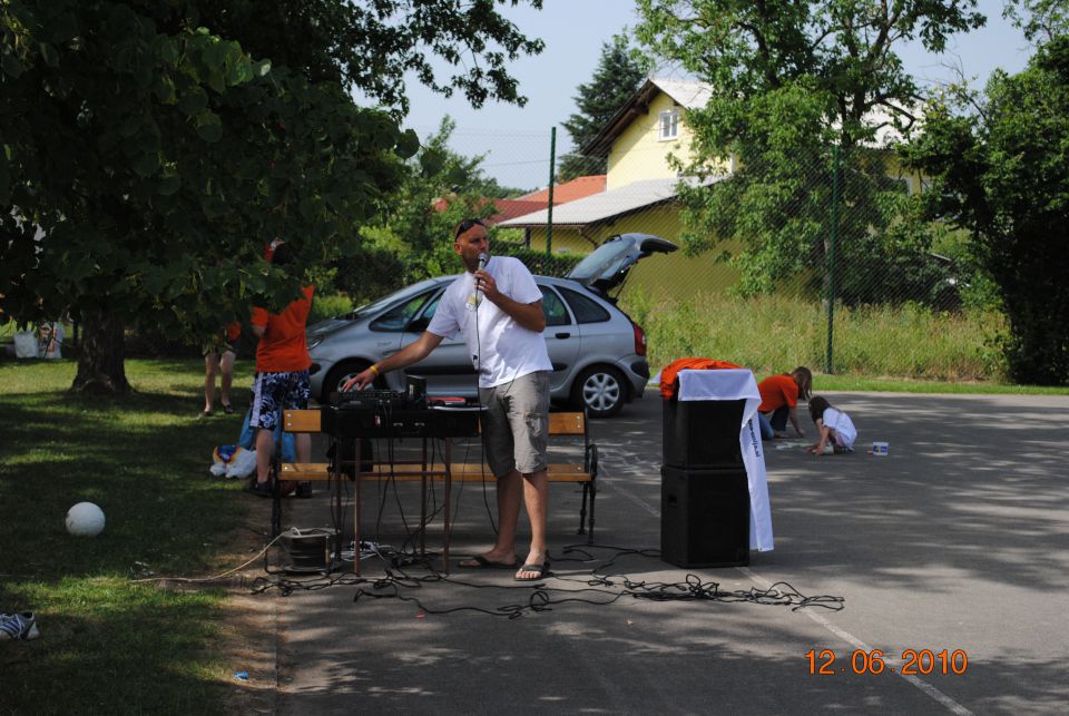 Veter  v laseh 2010 - foto povečava