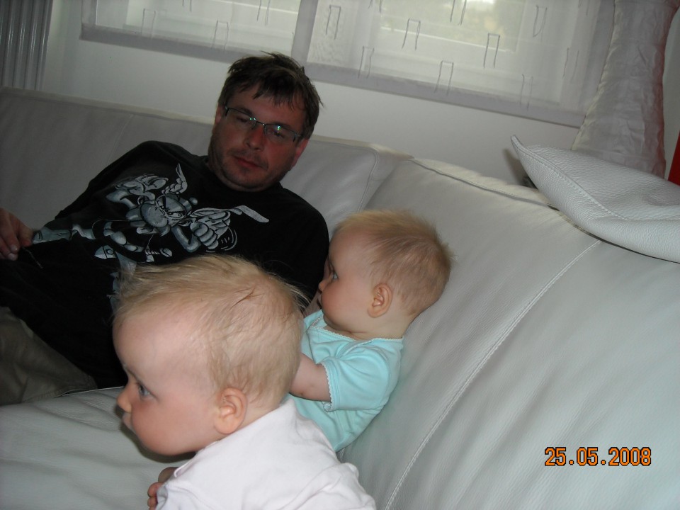 očka Simon s svojima puncama