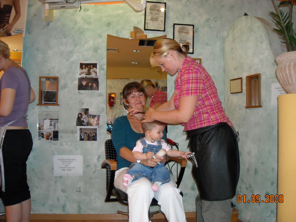 1. pri FRIZERJU - foto povečava
