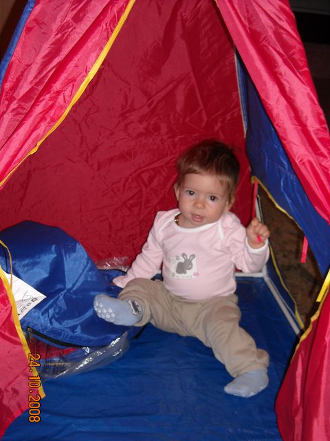 Skrivam se v šotoru