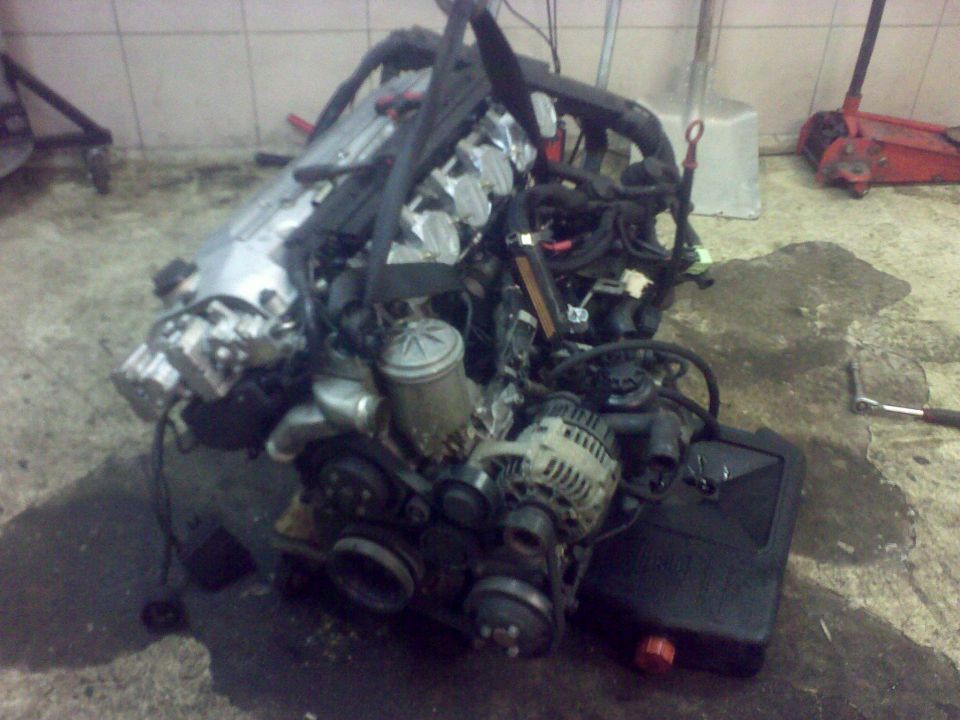 E30 S50b32 - foto povečava
