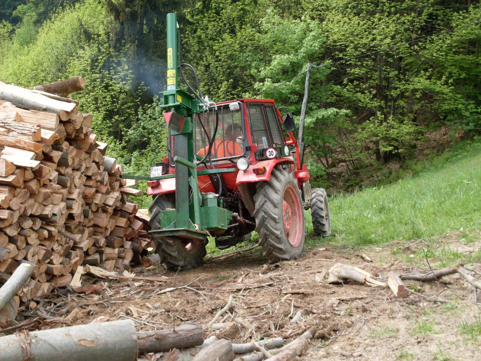 Gozdarski traktorji - foto povečava