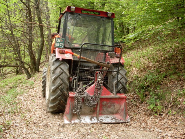 Gozdarski traktorji - foto