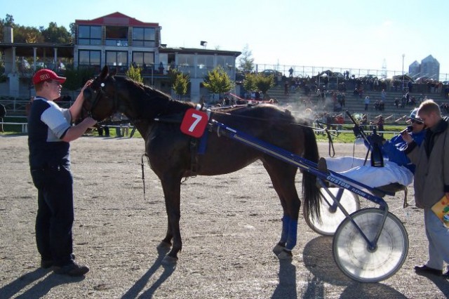 17.10.2004 Ljubljana
3.dirka_Vitacel d.o.o.
Zmagovalec dirke g.Jerovšek Roman (Jasna 