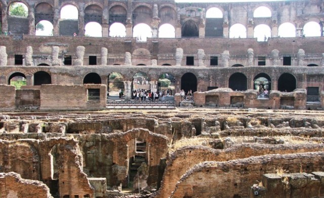 Kolosej oz. Flavijski anfiteater
