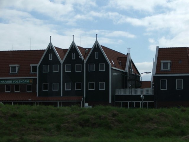 ...znamenite hiše v mestu Volendam...
