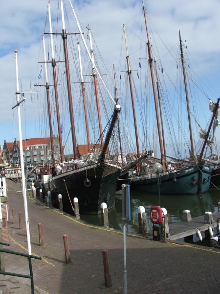 ...mestno pristanišče v Volendamu...
