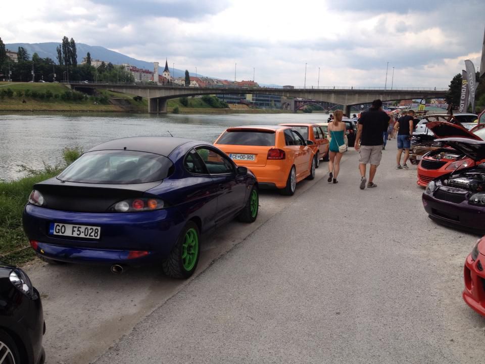 ElGato Car Show (terasa plusminus) 6.7.2013 - foto povečava