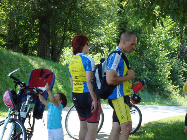 Družinsko kolesarjenje 2 - foto