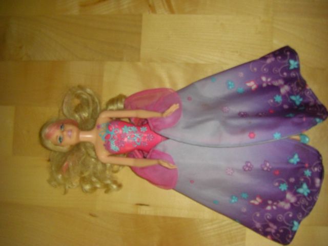 Barbie metuljčica punčka, cena: 5 eur