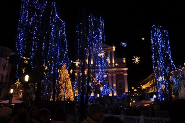 Z vlakom v novoletno Ljubljano - foto