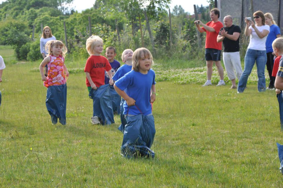 Piknik vrtec Nina - 10.6.2011 part 1 - foto povečava