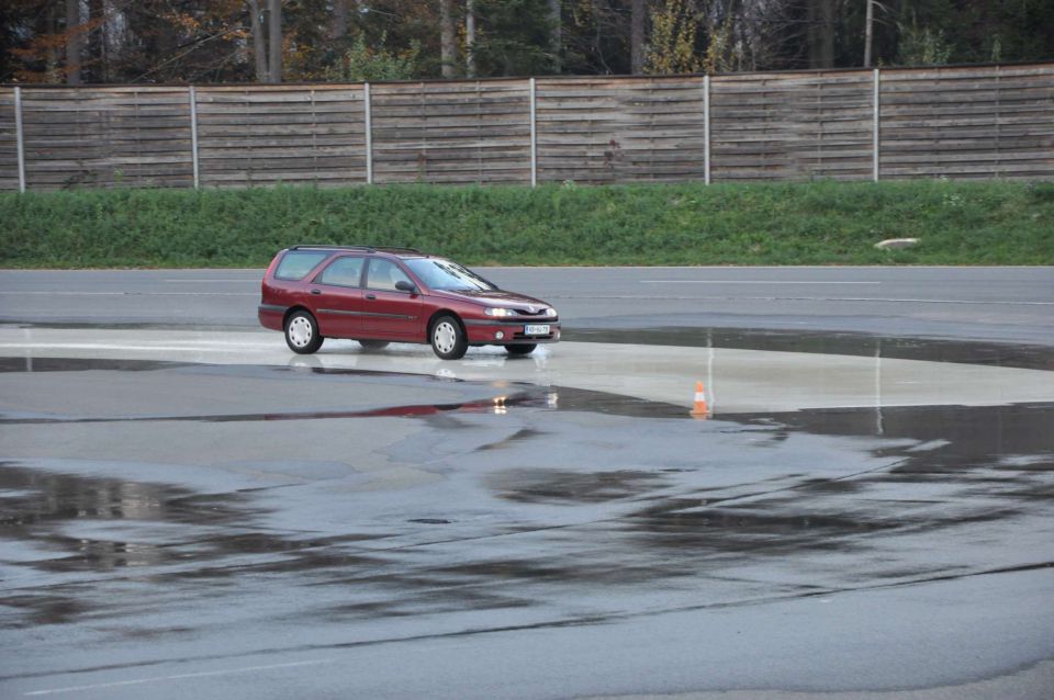 Trening varne vožnje Vransko 5.11.2011 - foto povečava