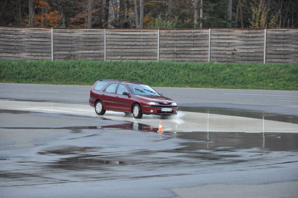 Trening varne vožnje Vransko 5.11.2011 - foto povečava