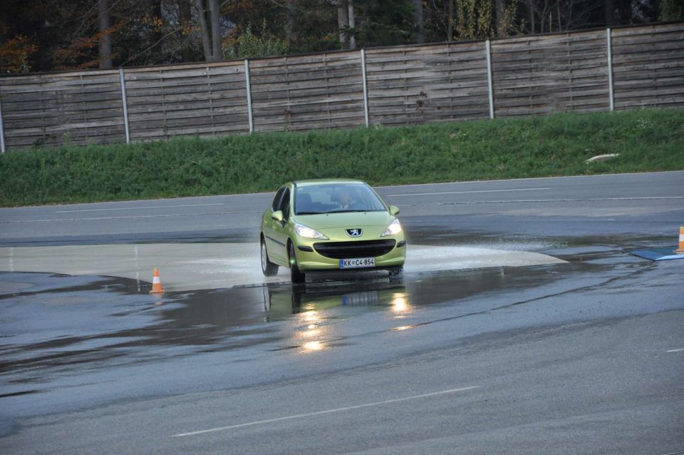 Trening varne vožnje Vransko 5.11.2011 - foto povečava