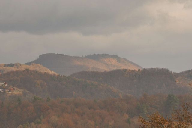 Boč od daleč 3.12.2011 - foto