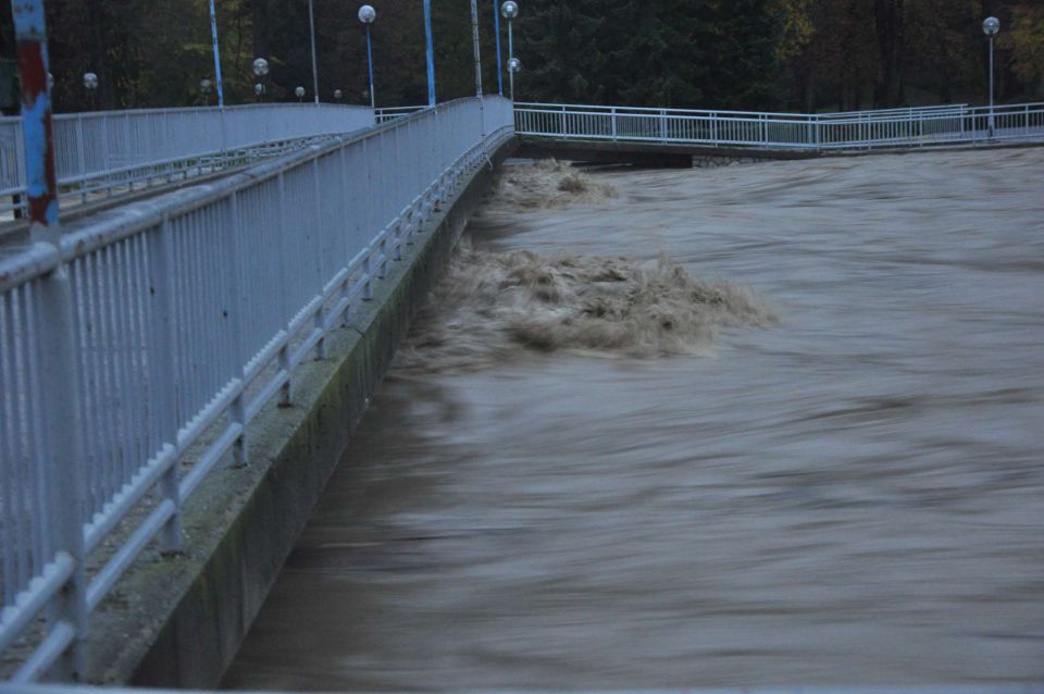 Savinja - poplave 5.11.2012 - foto povečava