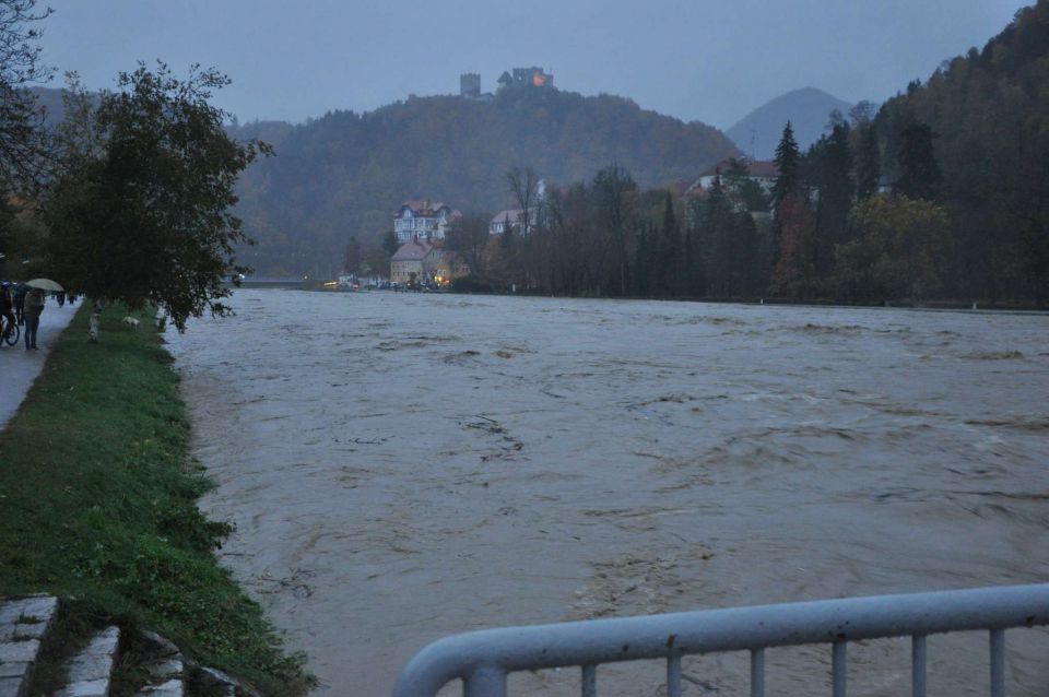 Savinja - poplave 5.11.2012 - foto povečava