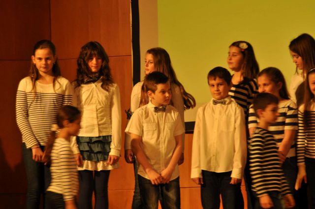 Nastop na reviji zborov Matej 10.4.2013 - foto