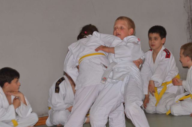 Nina - judo rumeni pas 19.5.2014 - foto