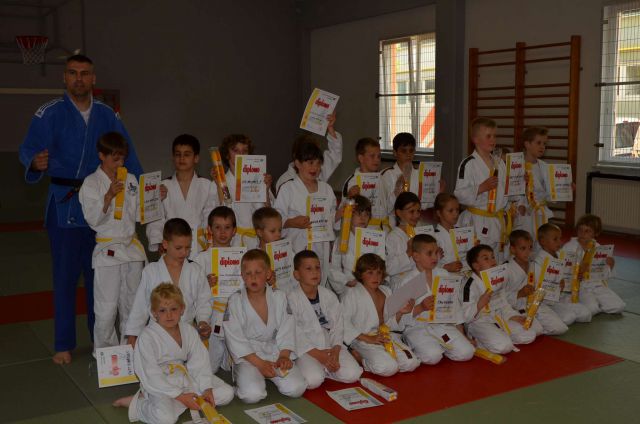 Nina - judo rumeni pas 19.5.2014 - foto