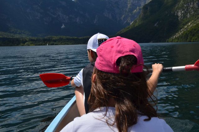 S kanujem po Bohinjskem jezeru 23.7.2014 - foto